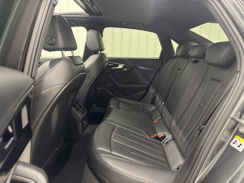 Audi A4 2.0 TDI 35 Black Edition Saloon 4dr Diesel S Tronic Euro 6 (s/s) (163 ps) - U119655