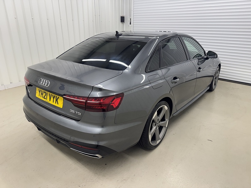 Audi A4 2.0 TDI 35 Black Edition Saloon 4dr Diesel S Tronic Euro 6 (s/s) (163 ps) - U119655