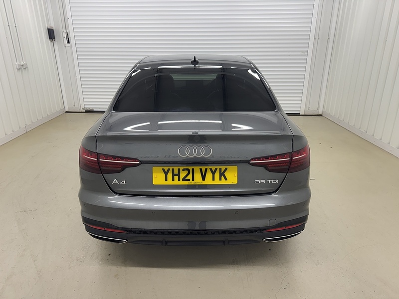 Audi A4 2.0 TDI 35 Black Edition Saloon 4dr Diesel S Tronic Euro 6 (s/s) (163 ps) - U119655