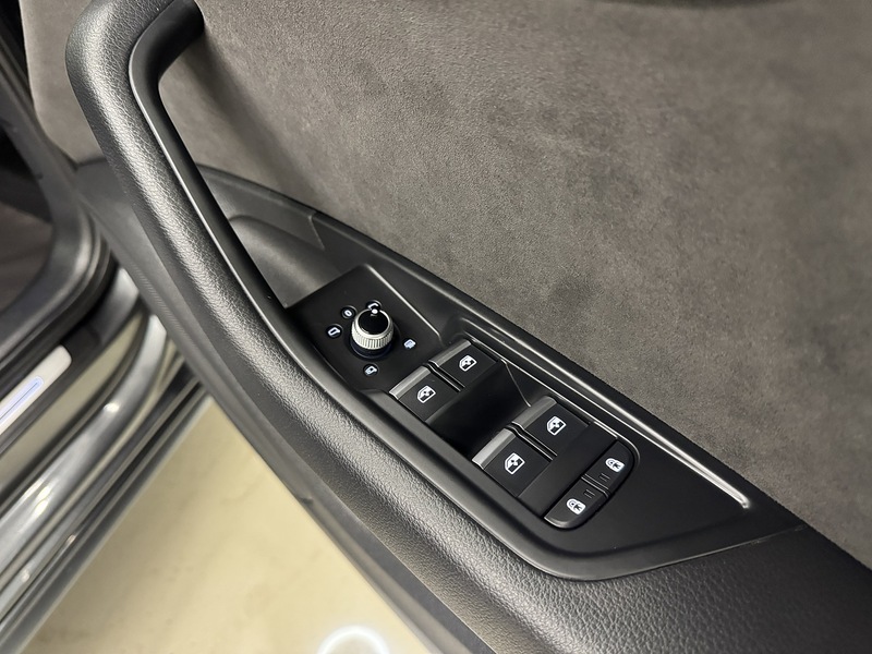 Audi A4 2.0 TDI 35 Black Edition Saloon 4dr Diesel S Tronic Euro 6 (s/s) (163 ps) - U119655
