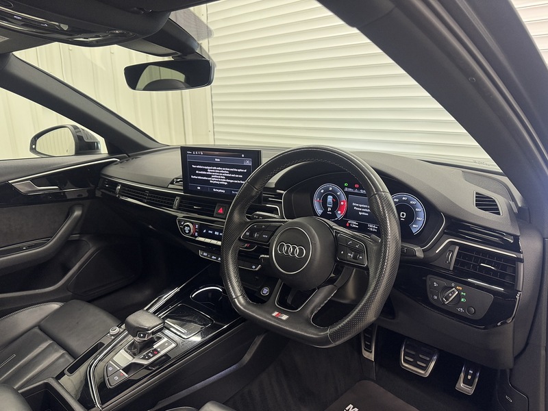 Audi A4 2.0 TDI 35 Black Edition Saloon 4dr Diesel S Tronic Euro 6 (s/s) (163 ps) - U119655