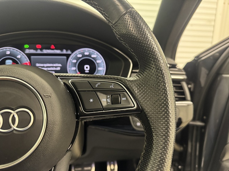 Audi A4 2.0 TDI 35 Black Edition Saloon 4dr Diesel S Tronic Euro 6 (s/s) (163 ps) - U119655