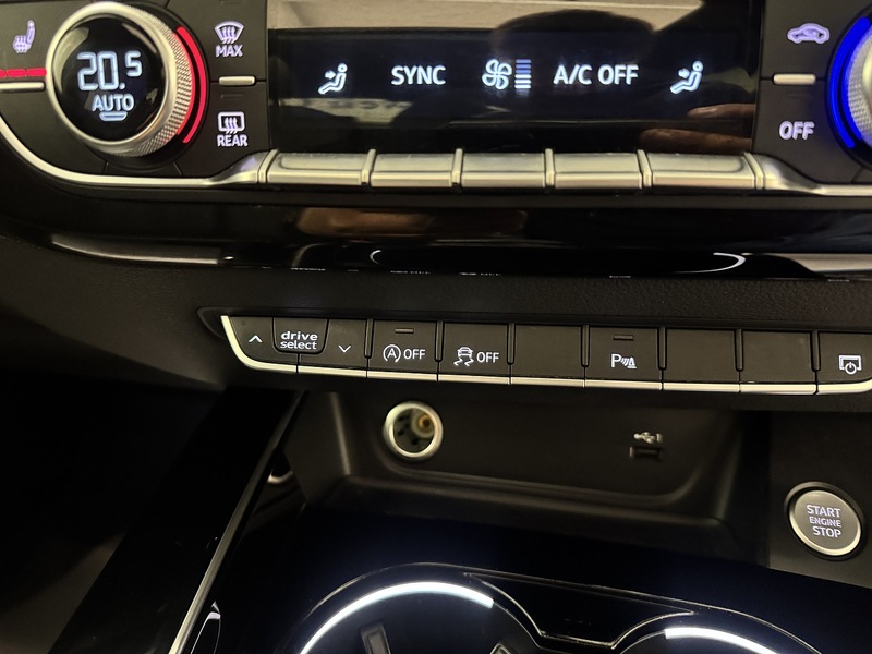 Audi A4 2.0 TDI 35 Black Edition Saloon 4dr Diesel S Tronic Euro 6 (s/s) (163 ps) - U119655