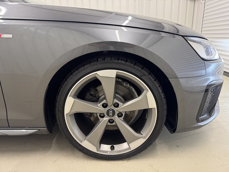 Audi A4 2.0 TDI 35 Black Edition Saloon 4dr Diesel S Tronic Euro 6 (s/s) (163 ps) - U119655