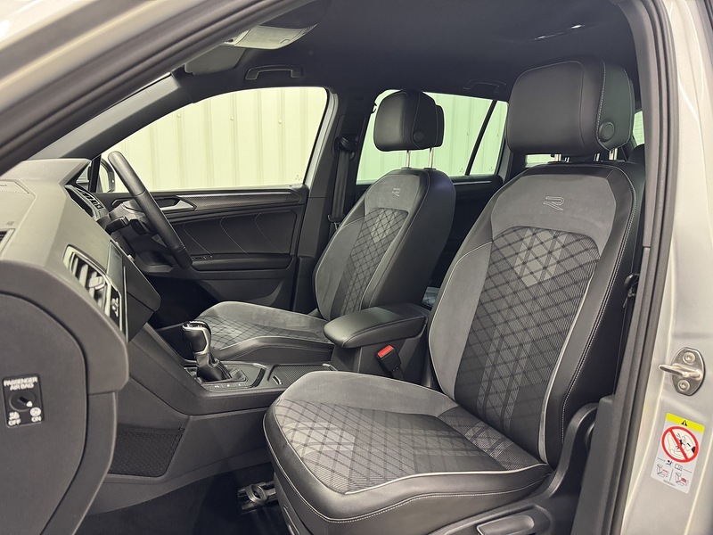 Volkswagen Tiguan TSI R-Line SUV 1.5 Automatic Petrol - U119656