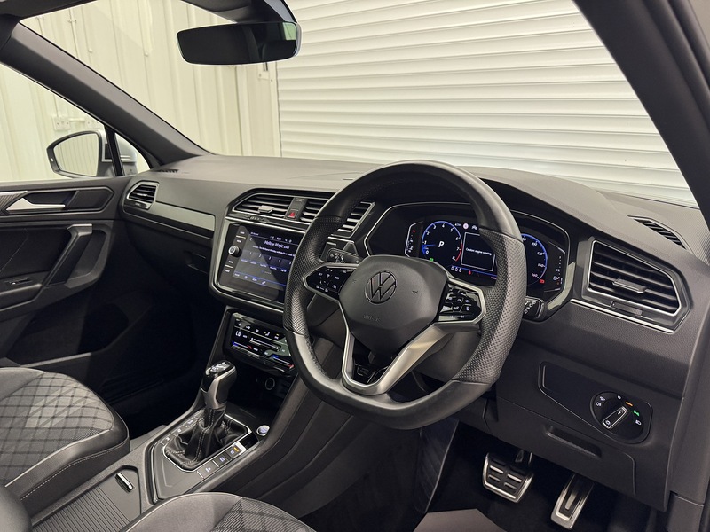 Volkswagen Tiguan TSI R-Line SUV 1.5 Automatic Petrol - U119656
