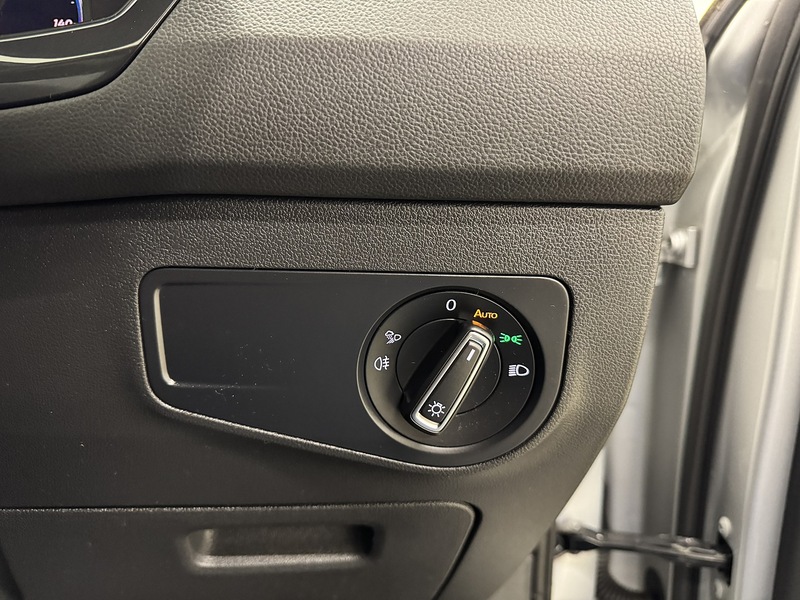 Volkswagen Tiguan TSI R-Line SUV 1.5 Automatic Petrol - U119656