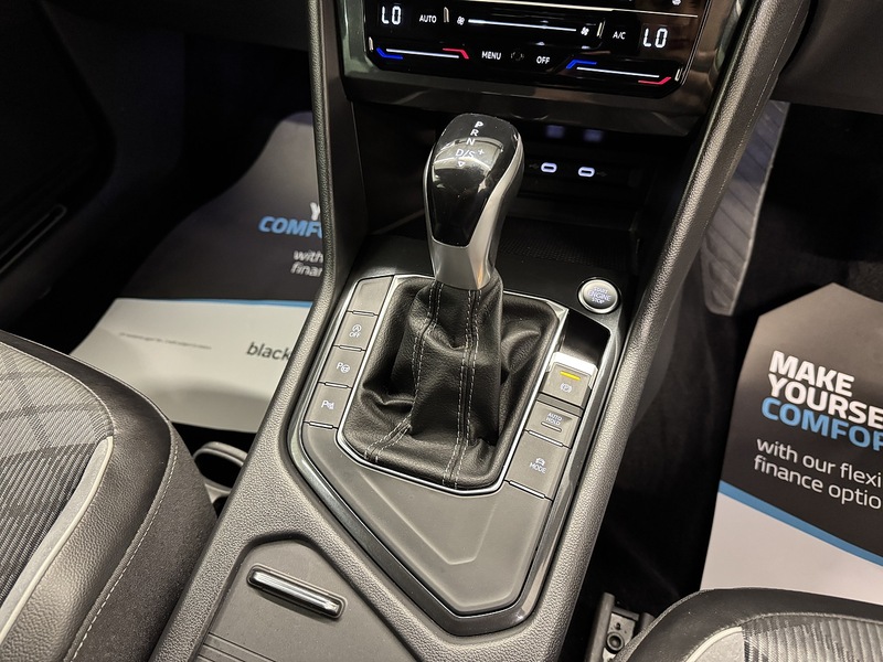 Volkswagen Tiguan TSI R-Line SUV 1.5 Automatic Petrol - U119656