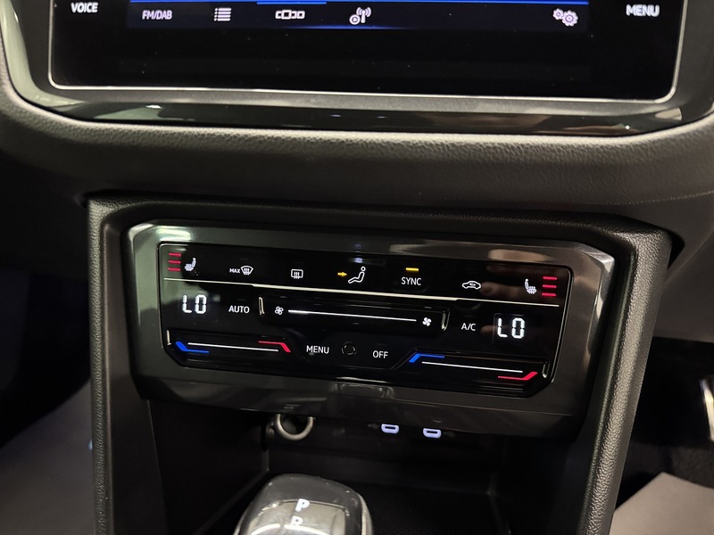 Volkswagen Tiguan TSI R-Line SUV 1.5 Automatic Petrol - U119656