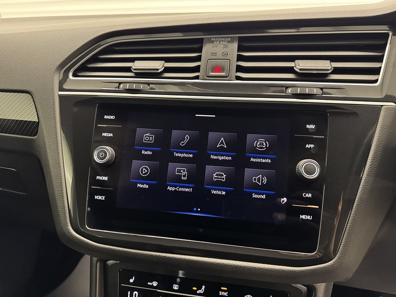 Volkswagen Tiguan TSI R-Line SUV 1.5 Automatic Petrol - U119656