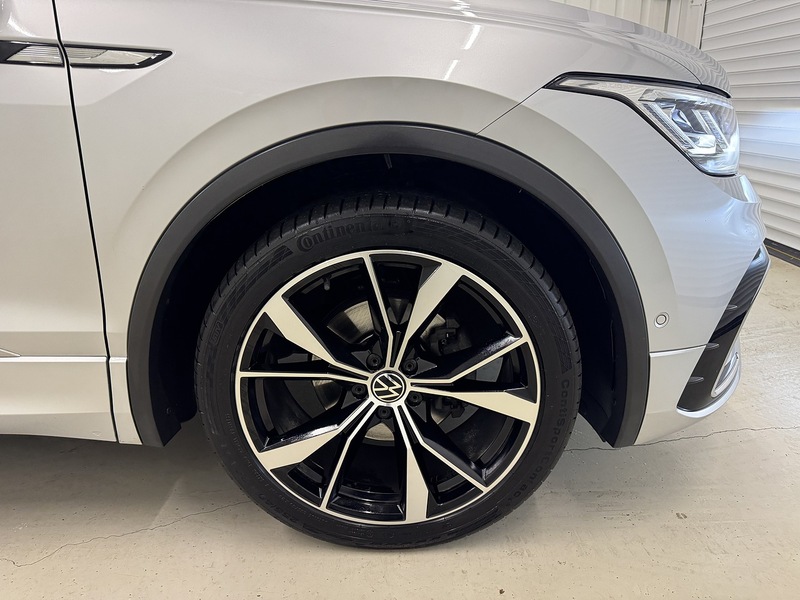 Volkswagen Tiguan TSI R-Line SUV 1.5 Automatic Petrol - U119656