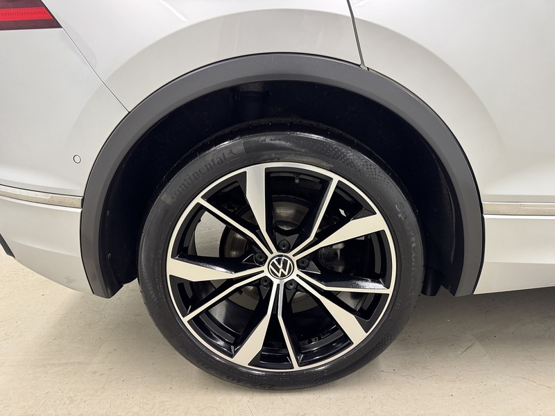 Volkswagen Tiguan TSI R-Line SUV 1.5 Automatic Petrol - U119656