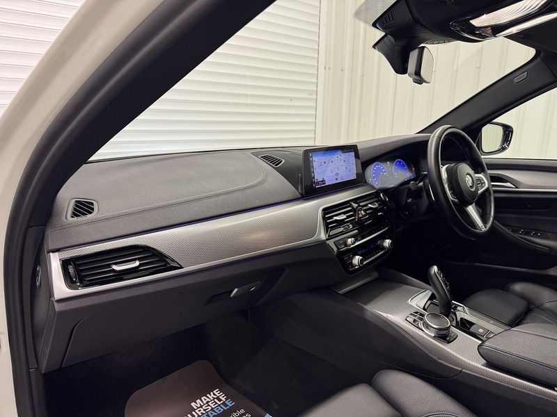 BMW 5 Series 2.0 520d M Sport Touring 5dr Diesel Auto Euro 6 (s/s) (190 ps) - U119665