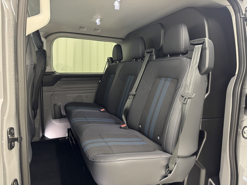 Ford Transit Custom 2.0 320 EcoBlue Sport Crew Van Double Cab 5dr Diesel Auto AWD L2 H1 Euro 6 (s/s) (170 ps) - U119668