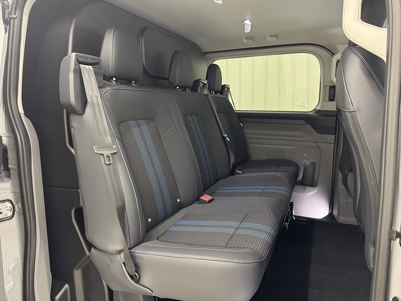 Ford Transit Custom 2.0 320 EcoBlue Sport Crew Van Double Cab 5dr Diesel Auto AWD L2 H1 Euro 6 (s/s) (170 ps) - U119668
