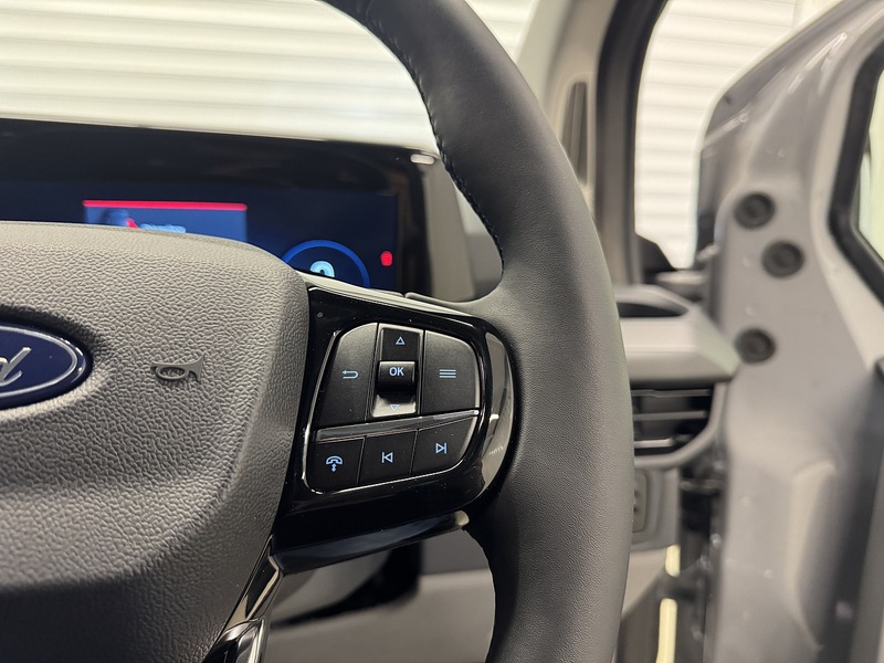 Ford Transit Custom 2.0 320 EcoBlue Sport Crew Van Double Cab 5dr Diesel Auto AWD L2 H1 Euro 6 (s/s) (170 ps) - U119668
