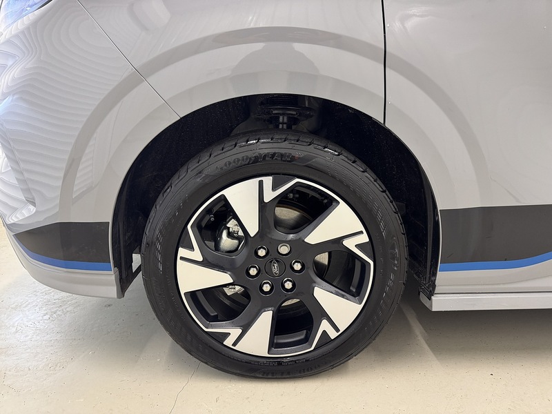 Ford Transit Custom 2.0 320 EcoBlue Sport Crew Van Double Cab 5dr Diesel Auto AWD L2 H1 Euro 6 (s/s) (170 ps) - U119668
