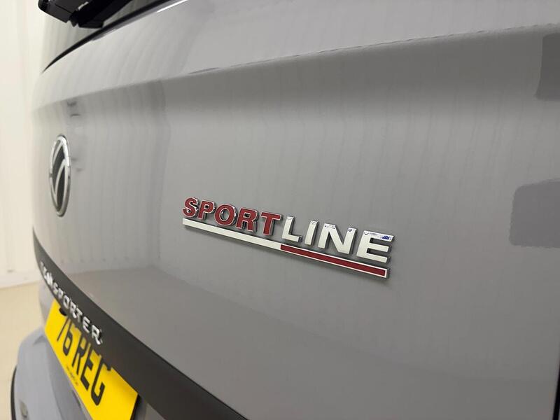 Volkswagen Transporter 2.0 TDI T32 Sportline Kombi Auto SWB Euro 6 (s/s) 5dr - U119673