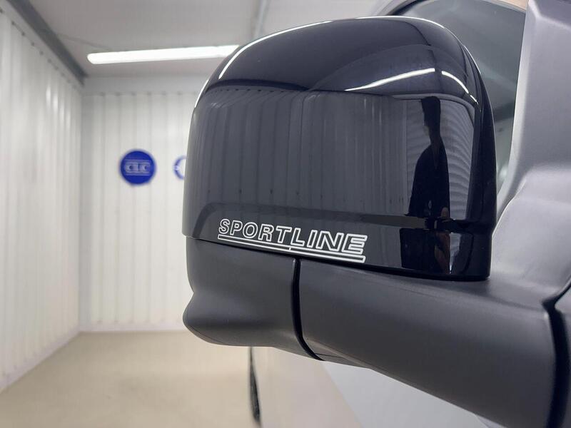 Volkswagen Transporter 2.0 TDI T32 Sportline Kombi Auto SWB Euro 6 (s/s) 5dr - U119673