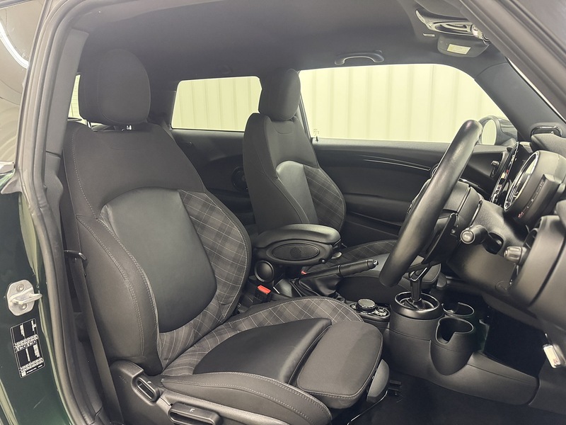 MINI Hatch 2.0 Cooper S Sport Steptronic Euro 6 (s/s) 3dr - U119675