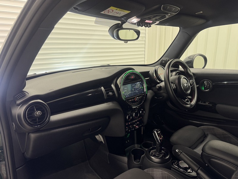 MINI Hatch 2.0 Cooper S Sport Steptronic Euro 6 (s/s) 3dr - U119675