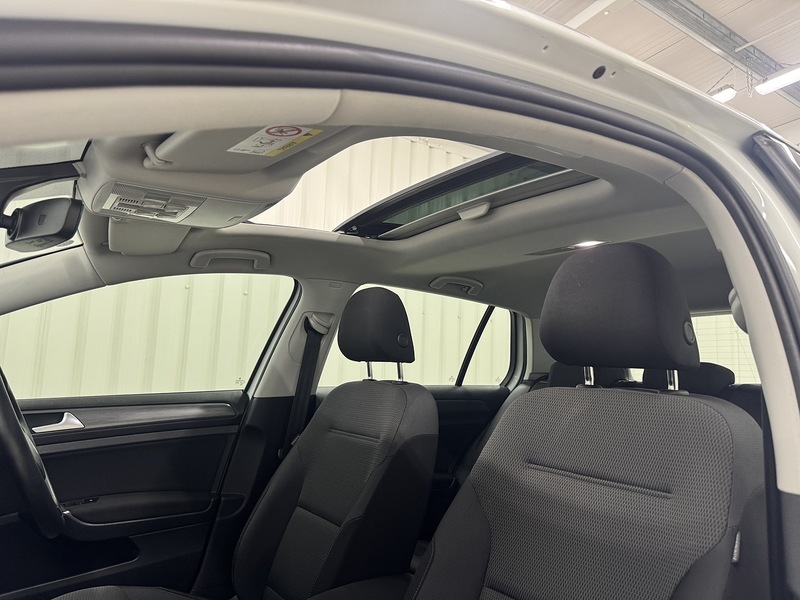 Volkswagen Golf TSI BlueMotion Tech SE Nav Hatchback 1.4 Manual Petrol - U119678