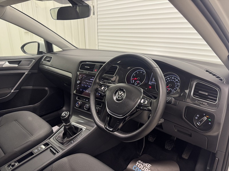 Volkswagen Golf TSI BlueMotion Tech SE Nav Hatchback 1.4 Manual Petrol - U119678