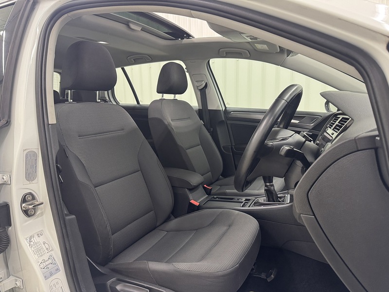 Volkswagen Golf TSI BlueMotion Tech SE Nav Hatchback 1.4 Manual Petrol - U119678
