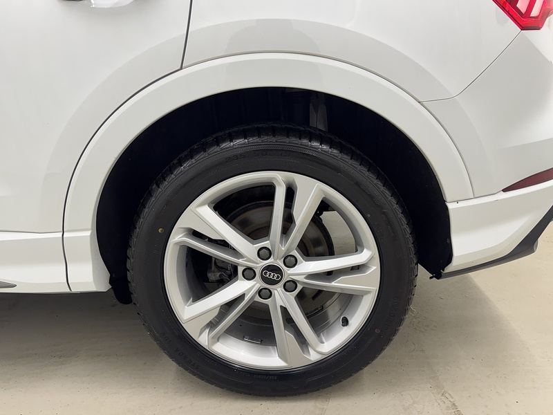 Audi Q3 1.5 TFSI CoD 35 S line SUV 5dr Petrol S Tronic Euro 6 (s/s) (150 ps) - U119682