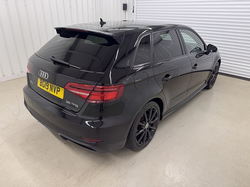 Audi A3 TFSI CoD Black Edition Hatchback 1.5 Manual Petrol - U119684
