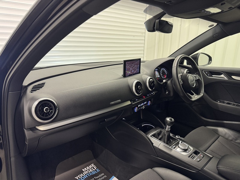 Audi A3 TFSI CoD Black Edition Hatchback 1.5 Manual Petrol - U119684