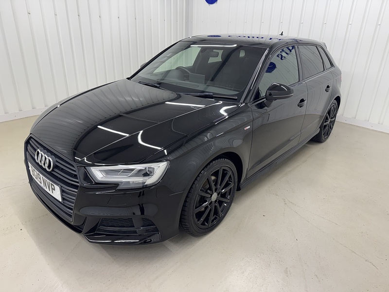 Audi A3 TFSI CoD Black Edition Hatchback 1.5 Manual Petrol - U119684
