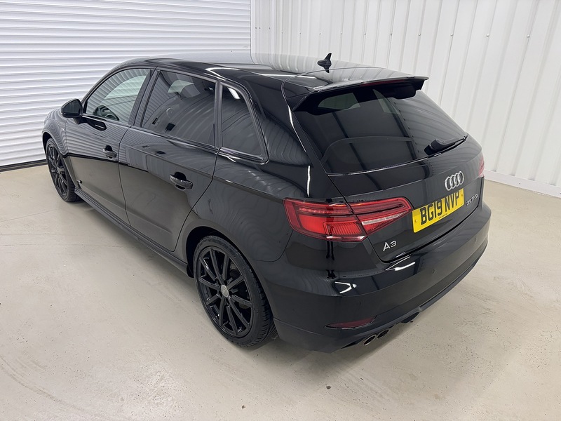 Audi A3 TFSI CoD Black Edition Hatchback 1.5 Manual Petrol - U119684