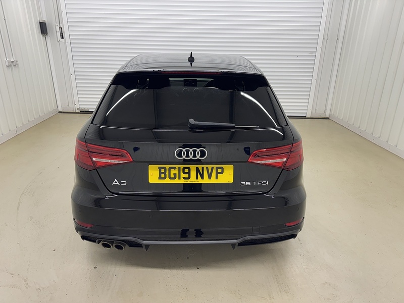 Audi A3 TFSI CoD Black Edition Hatchback 1.5 Manual Petrol - U119684