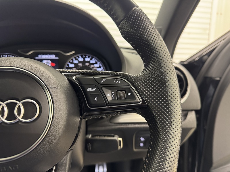Audi A3 TFSI CoD Black Edition Hatchback 1.5 Manual Petrol - U119684