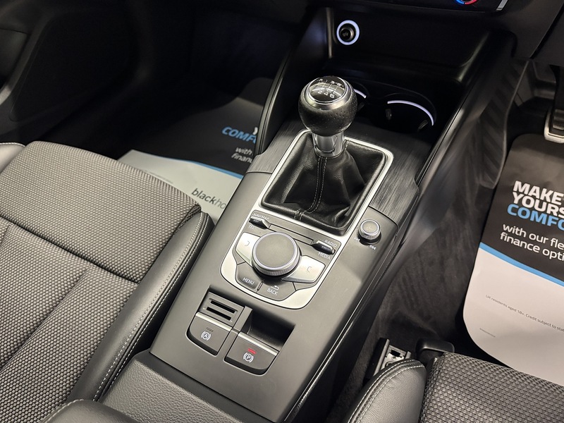 Audi A3 TFSI CoD Black Edition Hatchback 1.5 Manual Petrol - U119684
