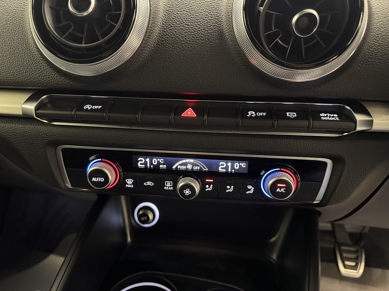 Audi A3 TFSI CoD Black Edition Hatchback 1.5 Manual Petrol - U119684