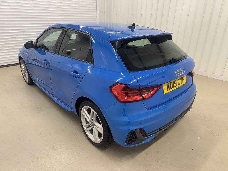 Audi A1 1.0 TFSI 30 S line Sportback Euro 6 (s/s) 5dr - U119687
