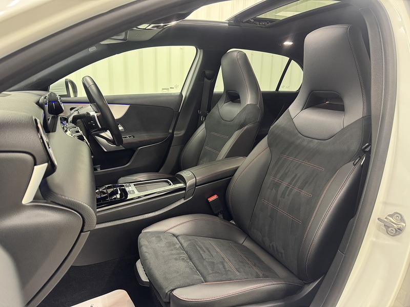 Mercedes-Benz A Class 1.3 A200h MHEV AMG Line (Premium Plus) Hatchback 5dr Petrol Hybrid 7G-DCT Euro 6 (s/s) (177 ps) - U119689