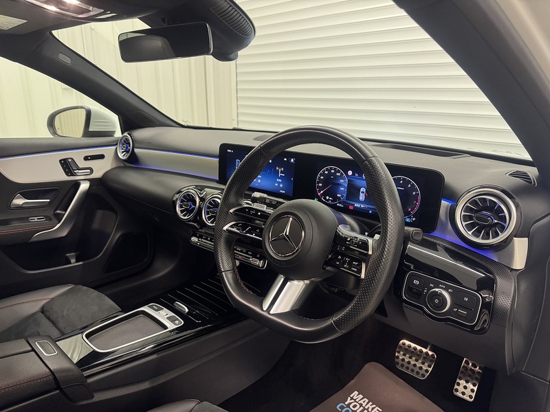 Mercedes-Benz A Class 1.3 A200h MHEV AMG Line (Premium Plus) Hatchback 5dr Petrol Hybrid 7G-DCT Euro 6 (s/s) (177 ps) - U119689