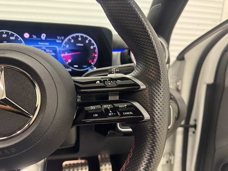 Mercedes-Benz A Class 1.3 A200h MHEV AMG Line (Premium Plus) Hatchback 5dr Petrol Hybrid 7G-DCT Euro 6 (s/s) (177 ps) - U119689