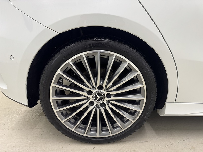 Mercedes-Benz A Class 1.3 A200h MHEV AMG Line (Premium Plus) Hatchback 5dr Petrol Hybrid 7G-DCT Euro 6 (s/s) (177 ps) - U119689
