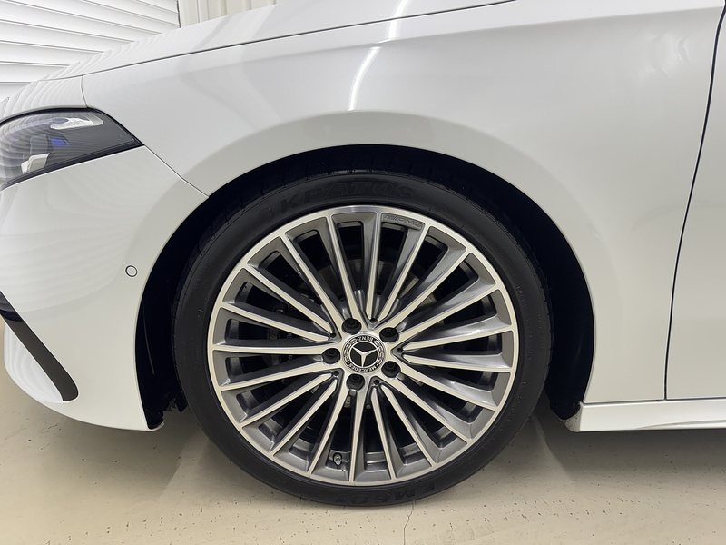 Mercedes-Benz A Class 1.3 A200h MHEV AMG Line (Premium Plus) Hatchback 5dr Petrol Hybrid 7G-DCT Euro 6 (s/s) (177 ps) - U119689
