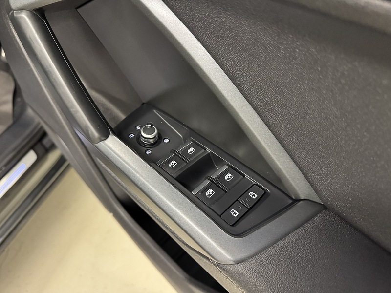 Audi Q3 1.5 TFSI CoD 35 S line SUV 5dr Petrol S Tronic Euro 6 (s/s) (150 ps) - U119694