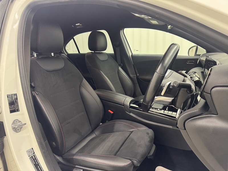 Mercedes-Benz A Class 1.3 A250e 15.6kWh AMG Line 8G-DCT Euro 6 (s/s) 4dr - U119698