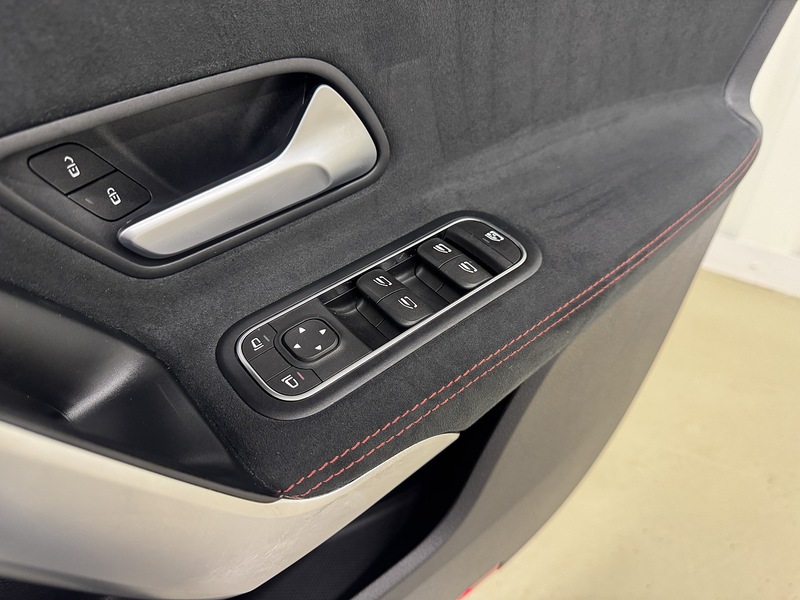 Mercedes-Benz A Class 1.3 A250e 15.6kWh AMG Line 8G-DCT Euro 6 (s/s) 4dr - U119698