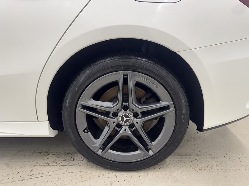Mercedes-Benz A Class 1.3 A250e 15.6kWh AMG Line 8G-DCT Euro 6 (s/s) 4dr - U119698