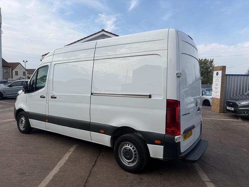 Mercedes-Benz Sprinter 2.0 315 CDI Premium Panel Van 5dr Diesel Manual FWD L2 H2 Euro 6 (s/s) (150 ps) - U119706