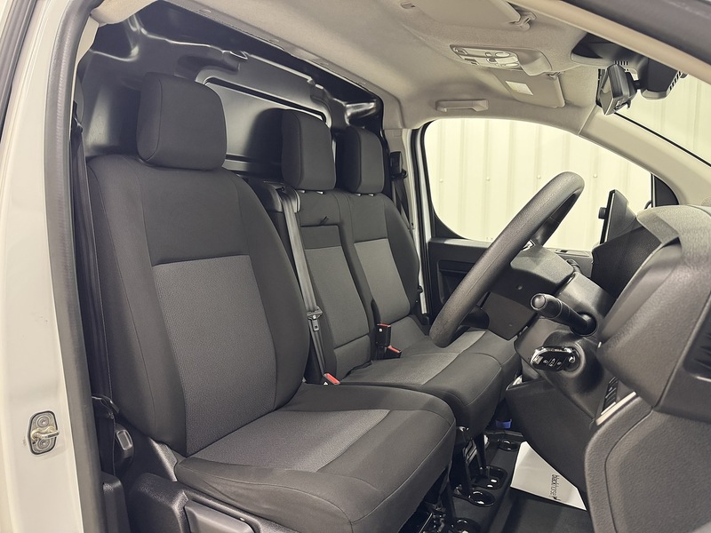 Citroen Dispatch 1.5 BlueHDi Driver XL Panel Van 6dr Diesel Manual LWB Euro 6 (s/s) (120 ps) - U119712