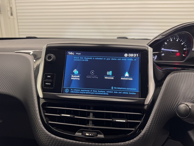Peugeot 208 1.2 PureTech Signature Hatchback 5dr Petrol Manual Euro 6 (s/s) (82 ps) - U119717